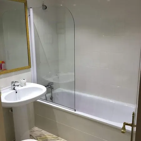 Gran Piso Familiar Cerca De La Estacion Capacidad 10 Personas Apartmán *