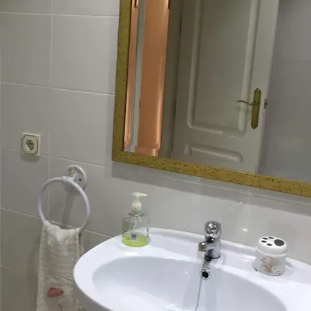 Gran Piso Familiar Cerca De La Estacion Capacidad 10 Personas Apartmán *